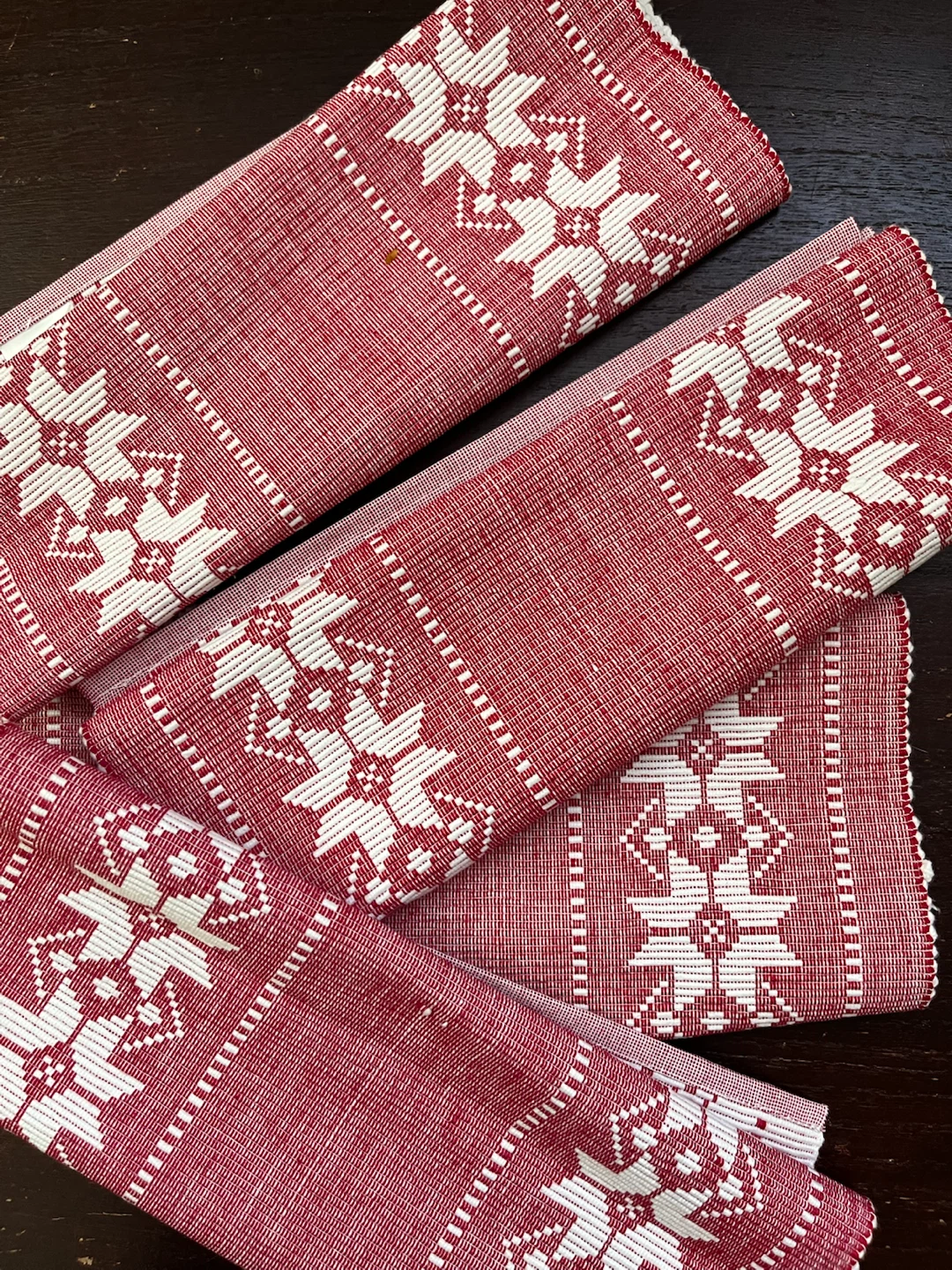 4 pieces set.St. Nicholas Square Red & White Christmas Placemat - photo 2
