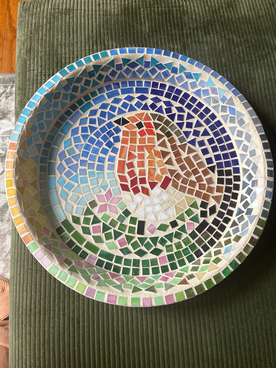 Mosaic Bird Bath with Robin Design