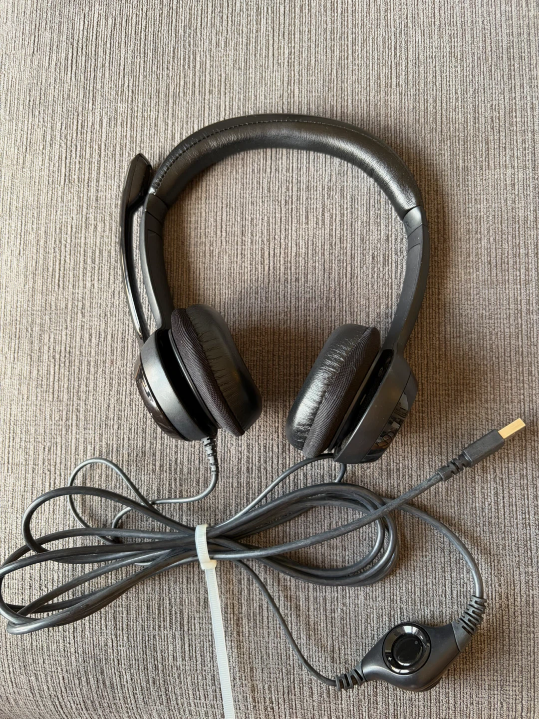 Logitech Wired Headset with Noise Cancelling Microphone