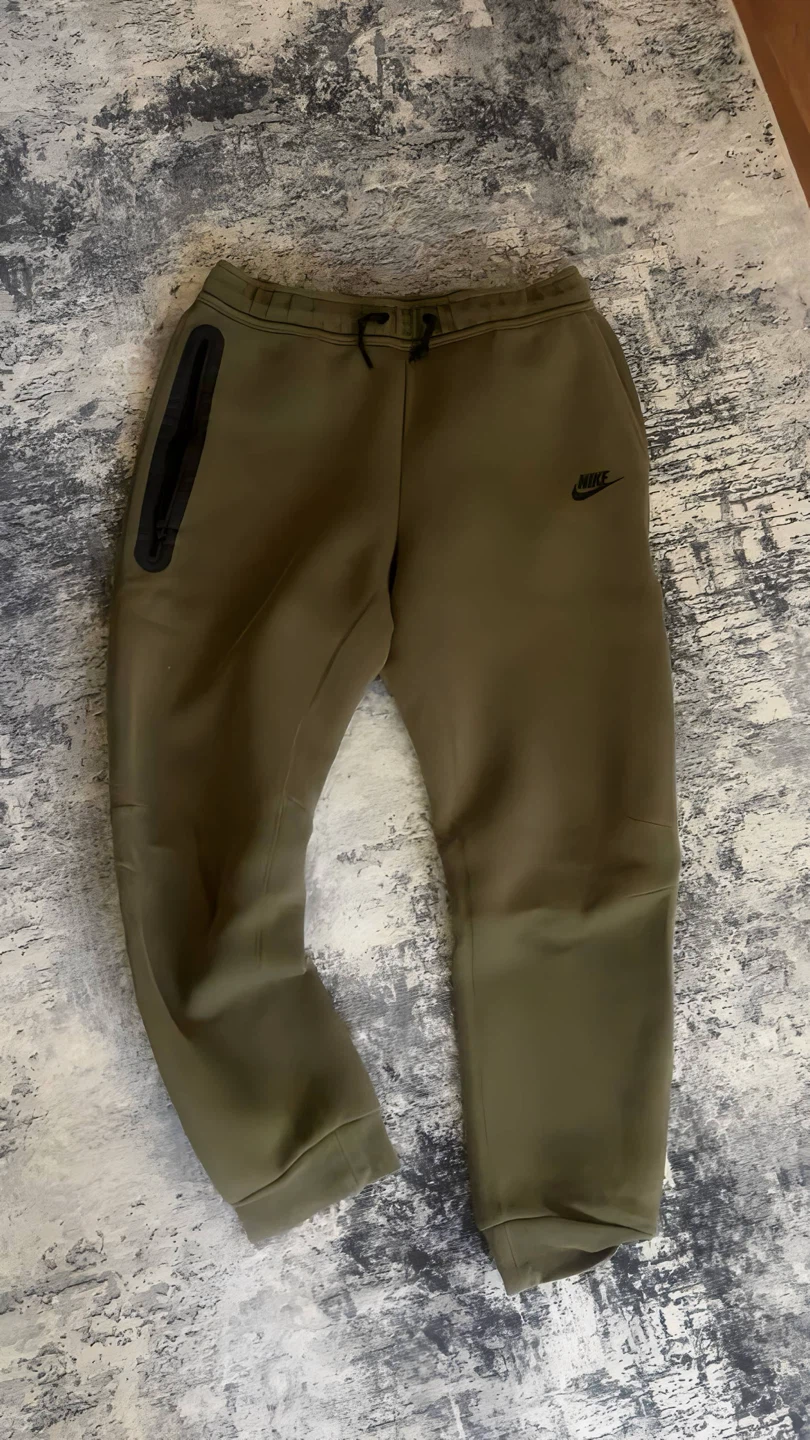 Olive green NIKE TECH sweatpants