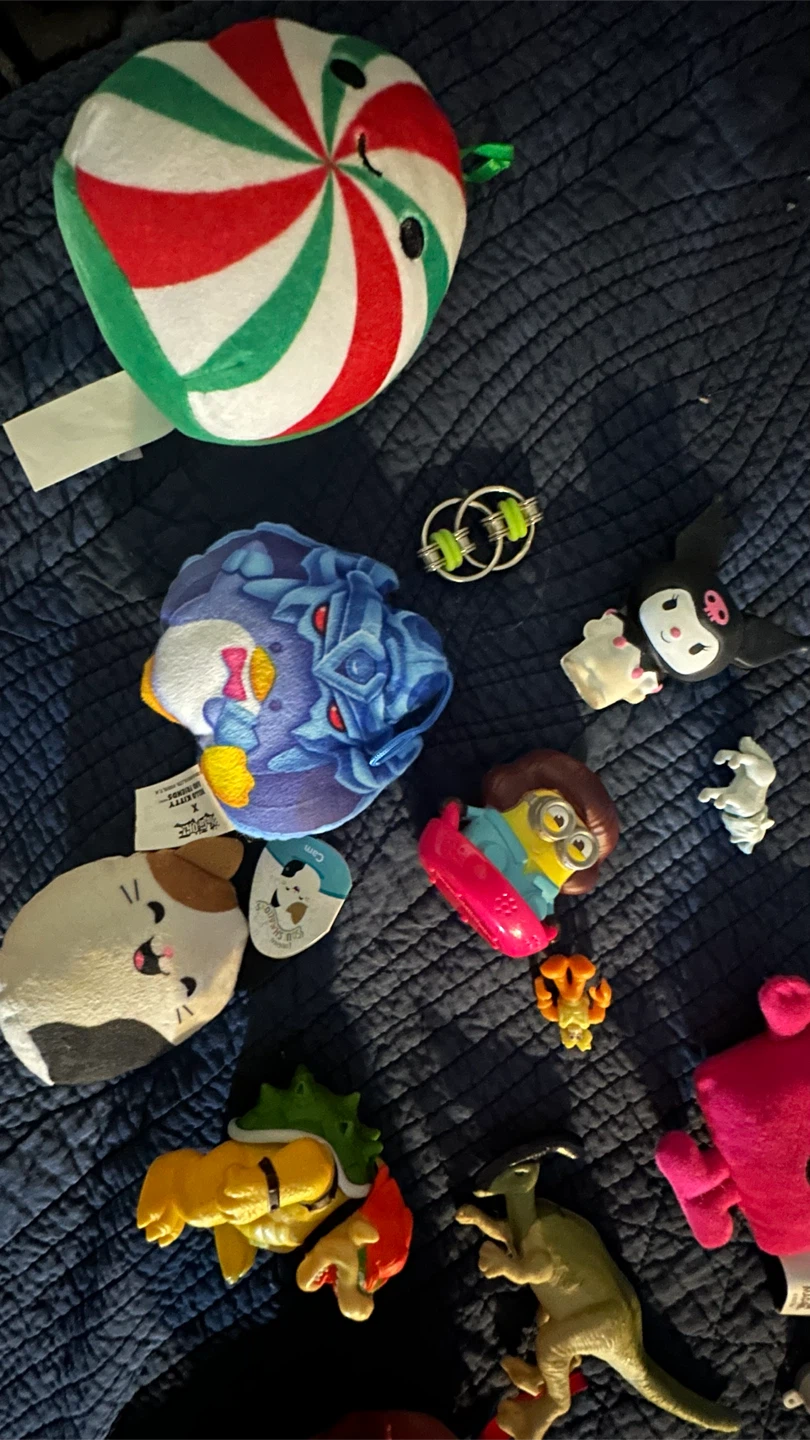 Assorted small toys and trinkets - photo 2