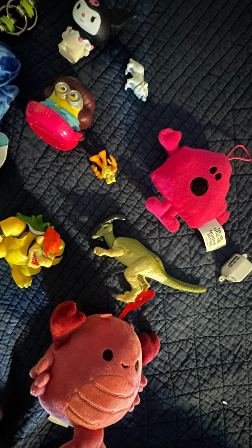 Assorted small toys and trinkets - photo 3