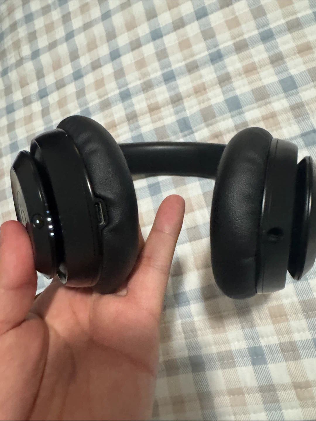 Beats Studio Pro Wireless Headphones - photo 2