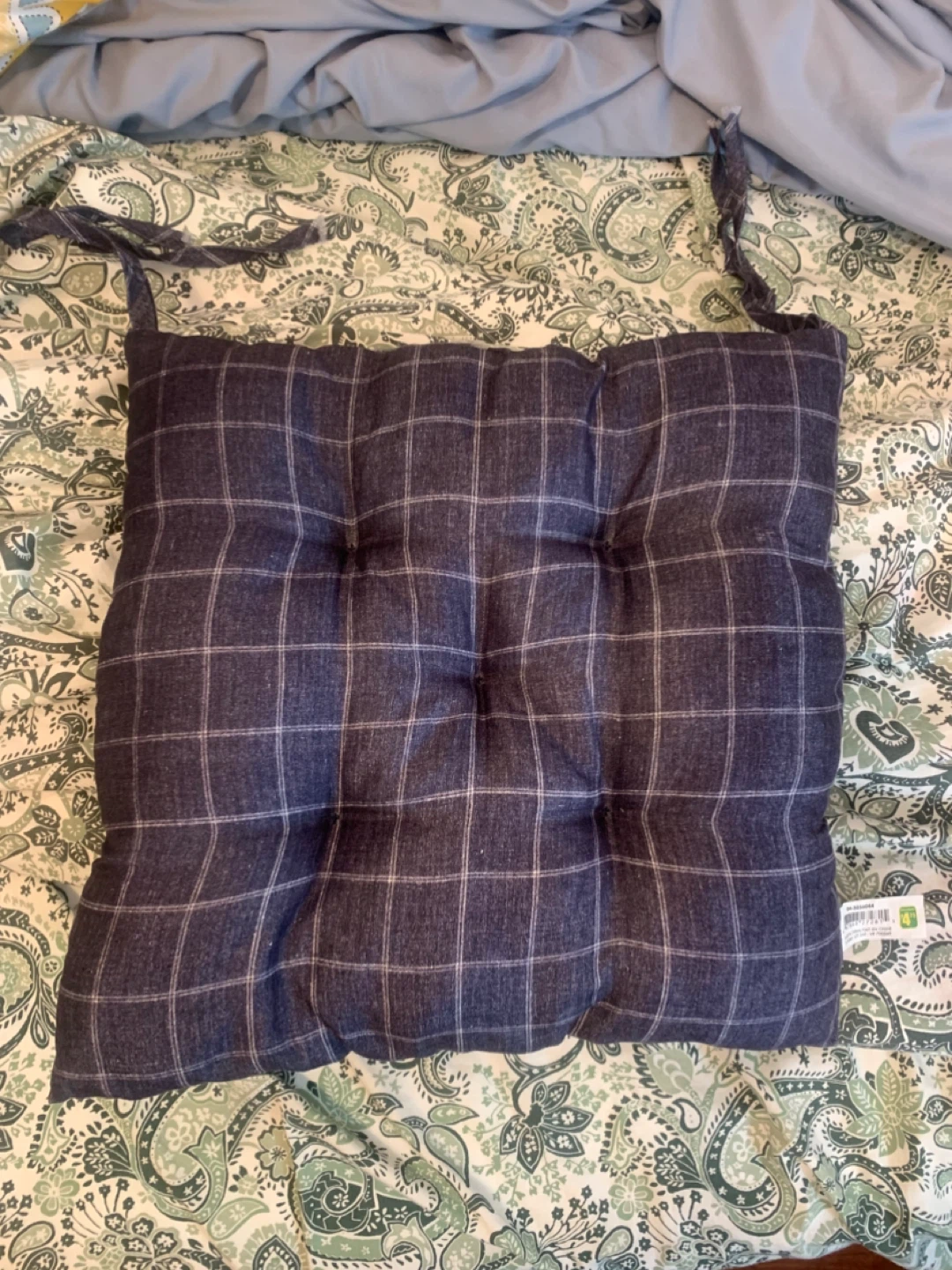 Plaid Chair Cushion with Ties / Seat Pad