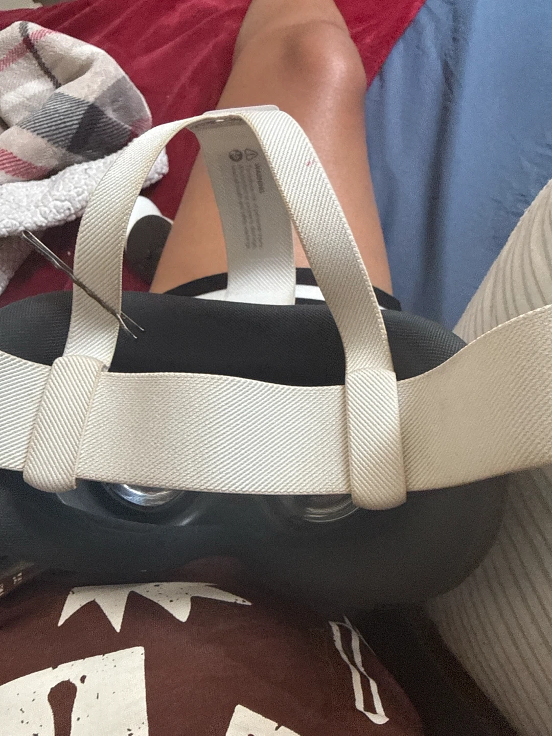 Meta Quest 3s VR Headset - photo 3