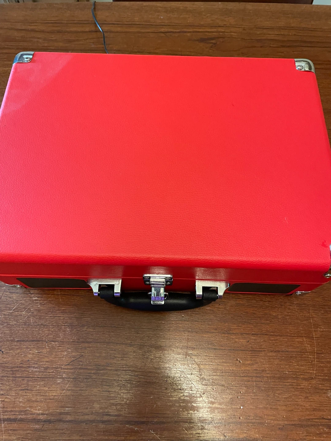 Victrola Bluetooth Suitcase Record Player – Red - photo 3