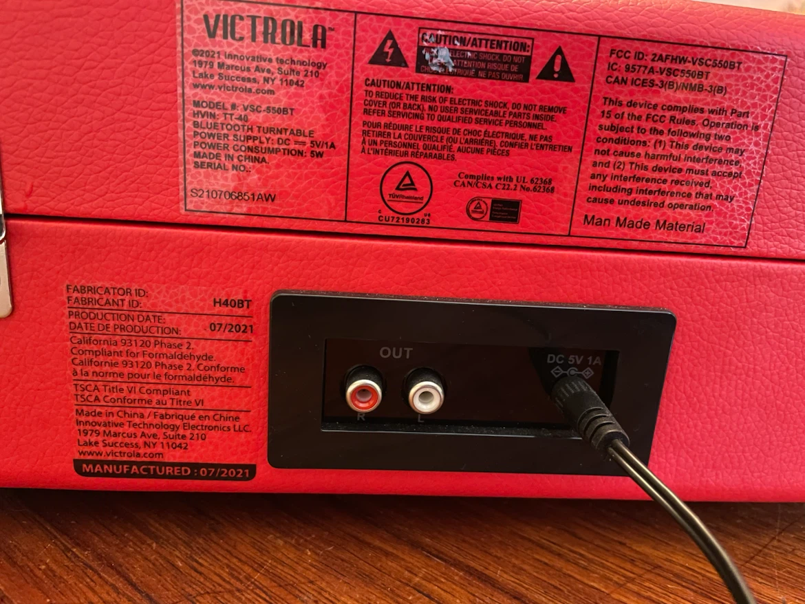 Victrola Bluetooth Suitcase Record Player – Red - photo 4