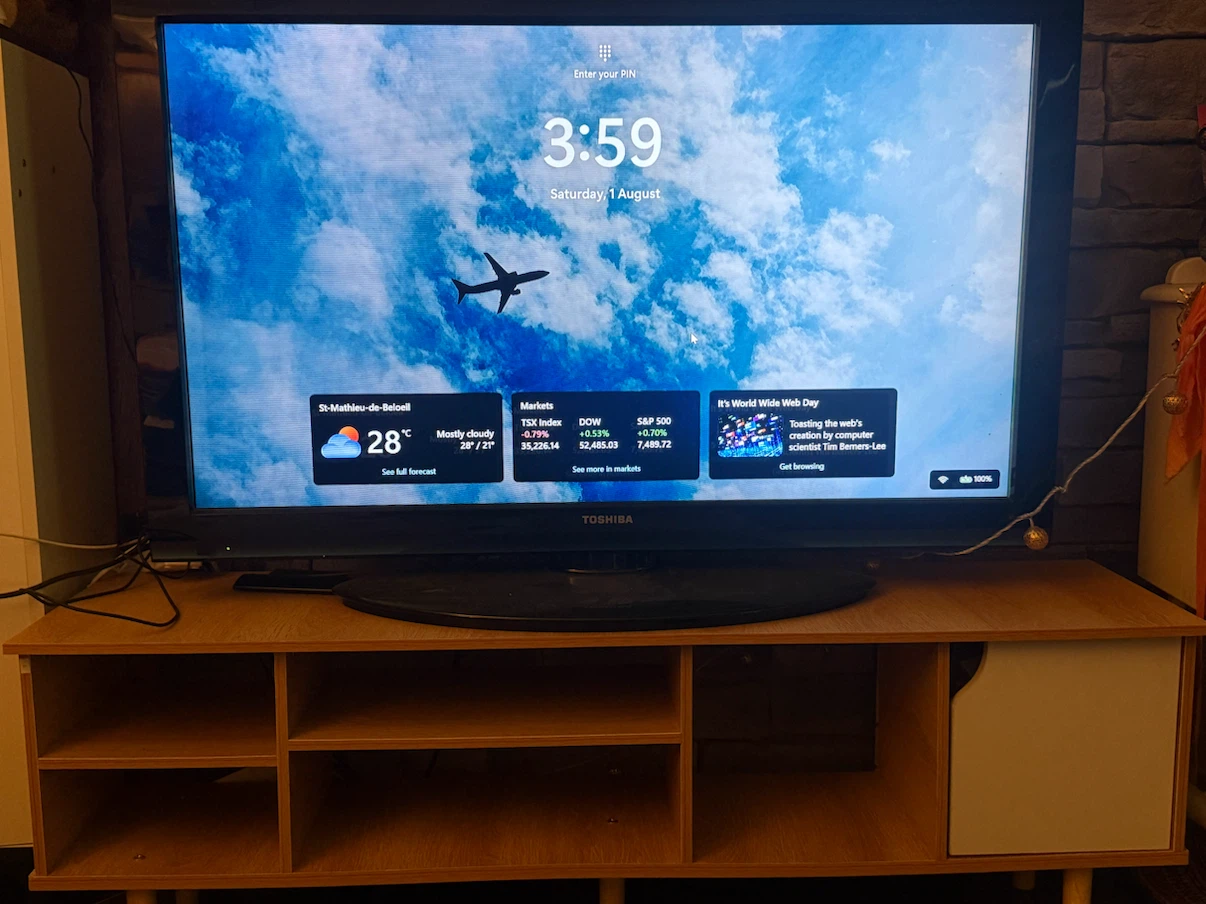 Toshiba Flat Screen TV - photo 2