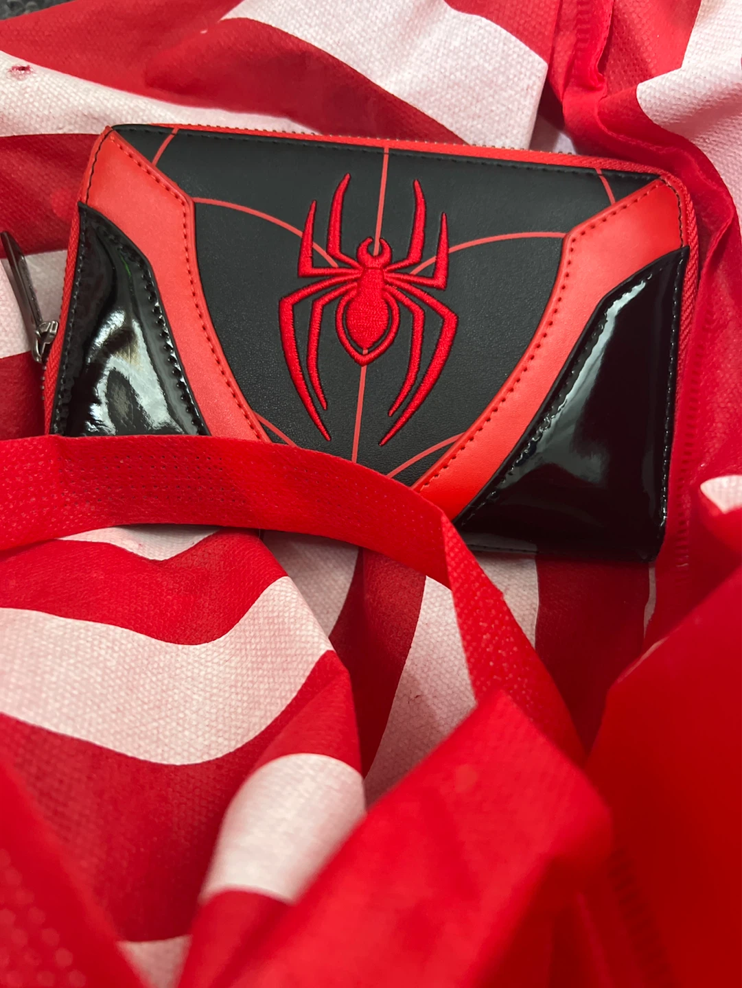 Marvel Loungefly Spider-Man Zip Around Wallet