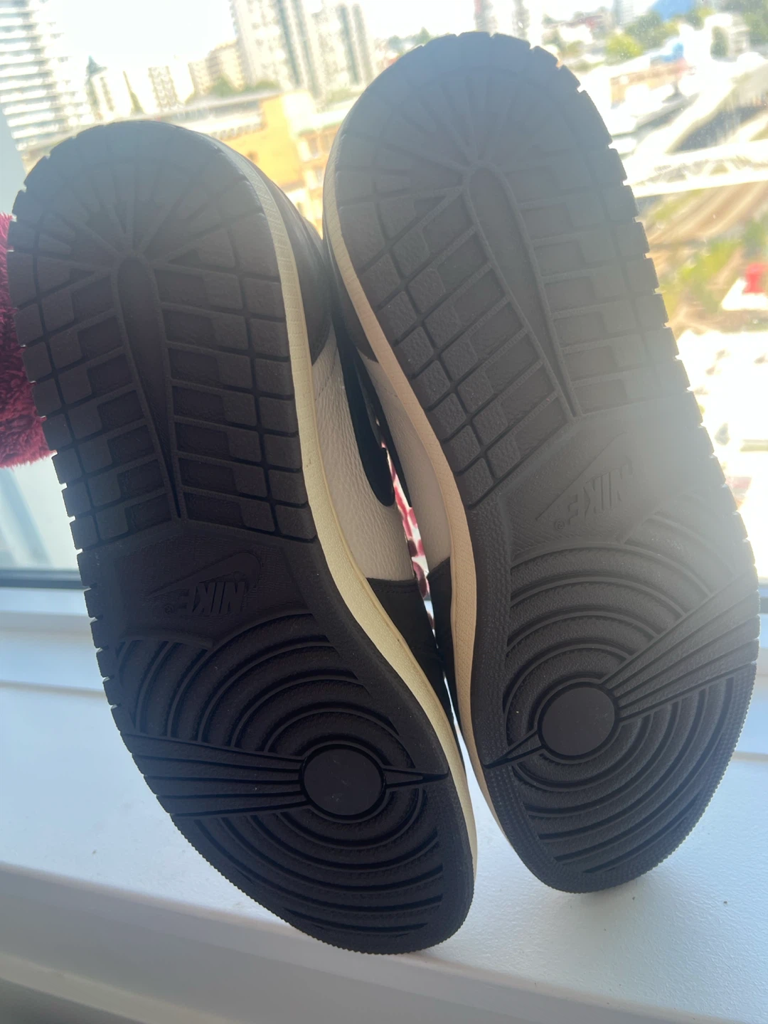 Nike Air Jordan 1 High Travis Scott - photo 3