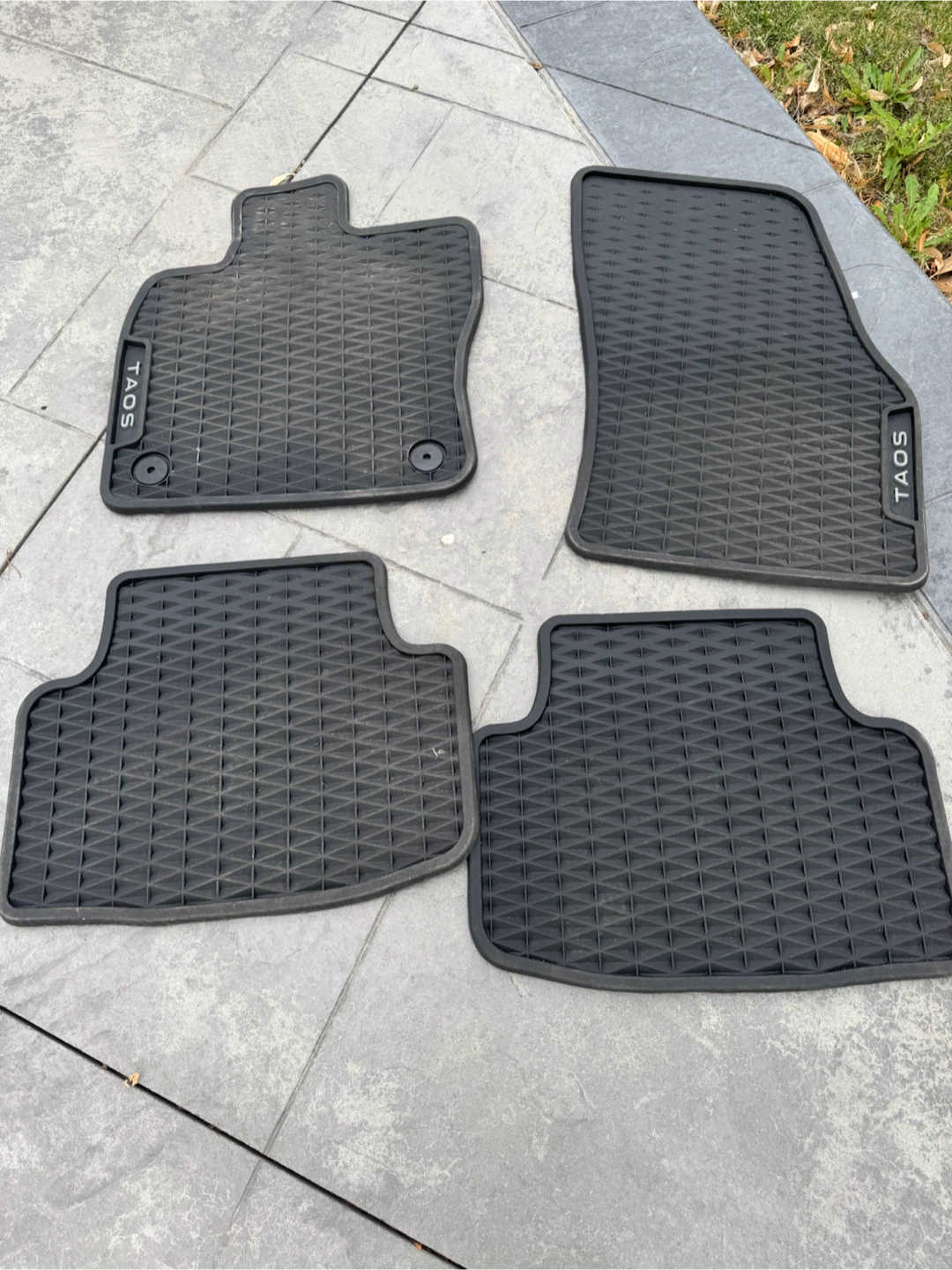2023 VW Taos car mats