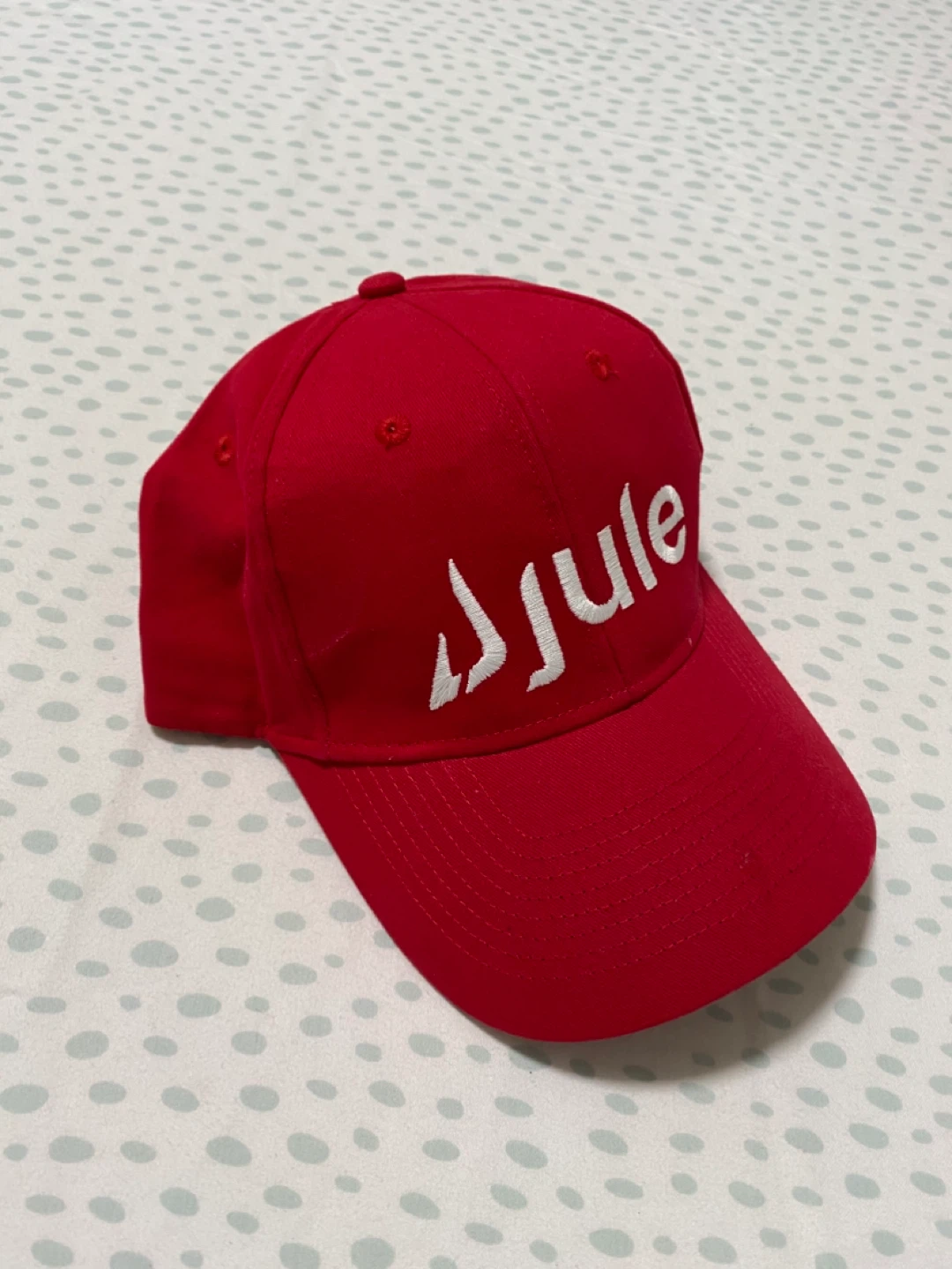Red Baseball Cap - photo 2
