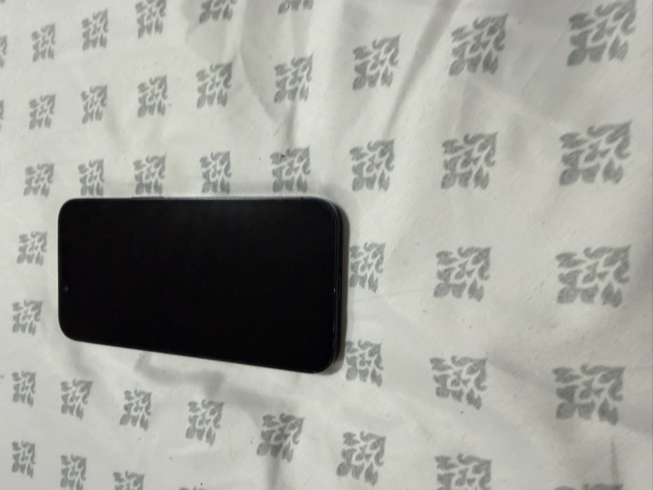 iPhone 14 - photo 2