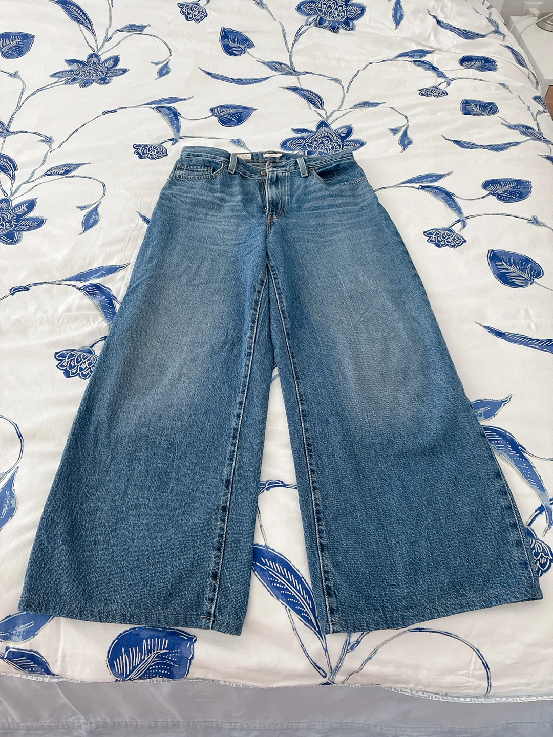 Levi's Premium Cinch Wide Leg Jeans Size 27