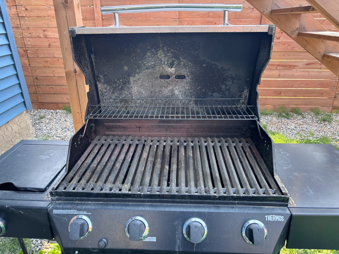 Thermos 4-Burner Propane Grill with Side Burner - photo 3