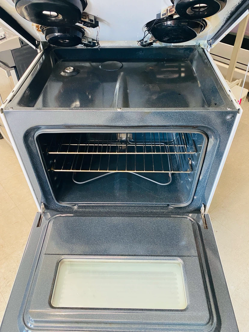 Clean Whirlpool Range - photo 2