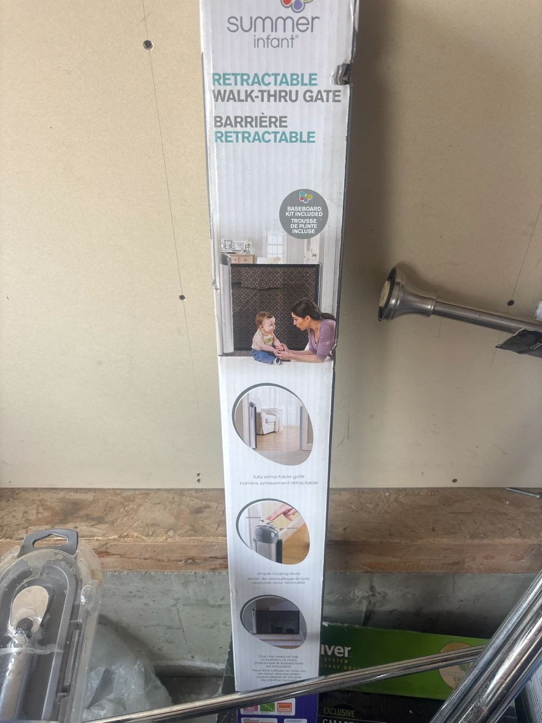 Summer Infant Retractable Walk-Thru Gate - photo 2