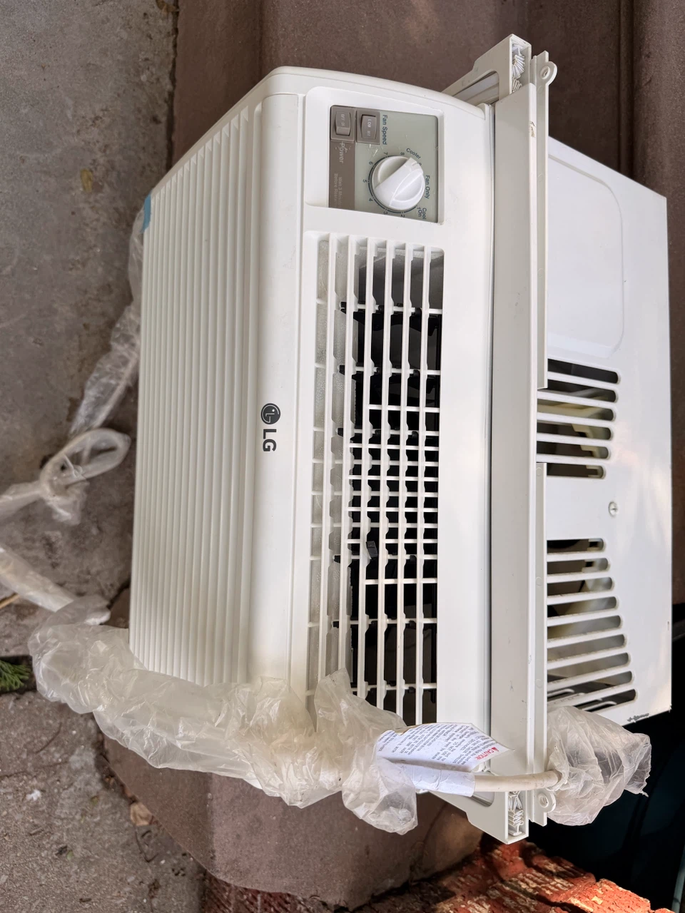 LG Window Air Conditioner LW5016 - photo 2