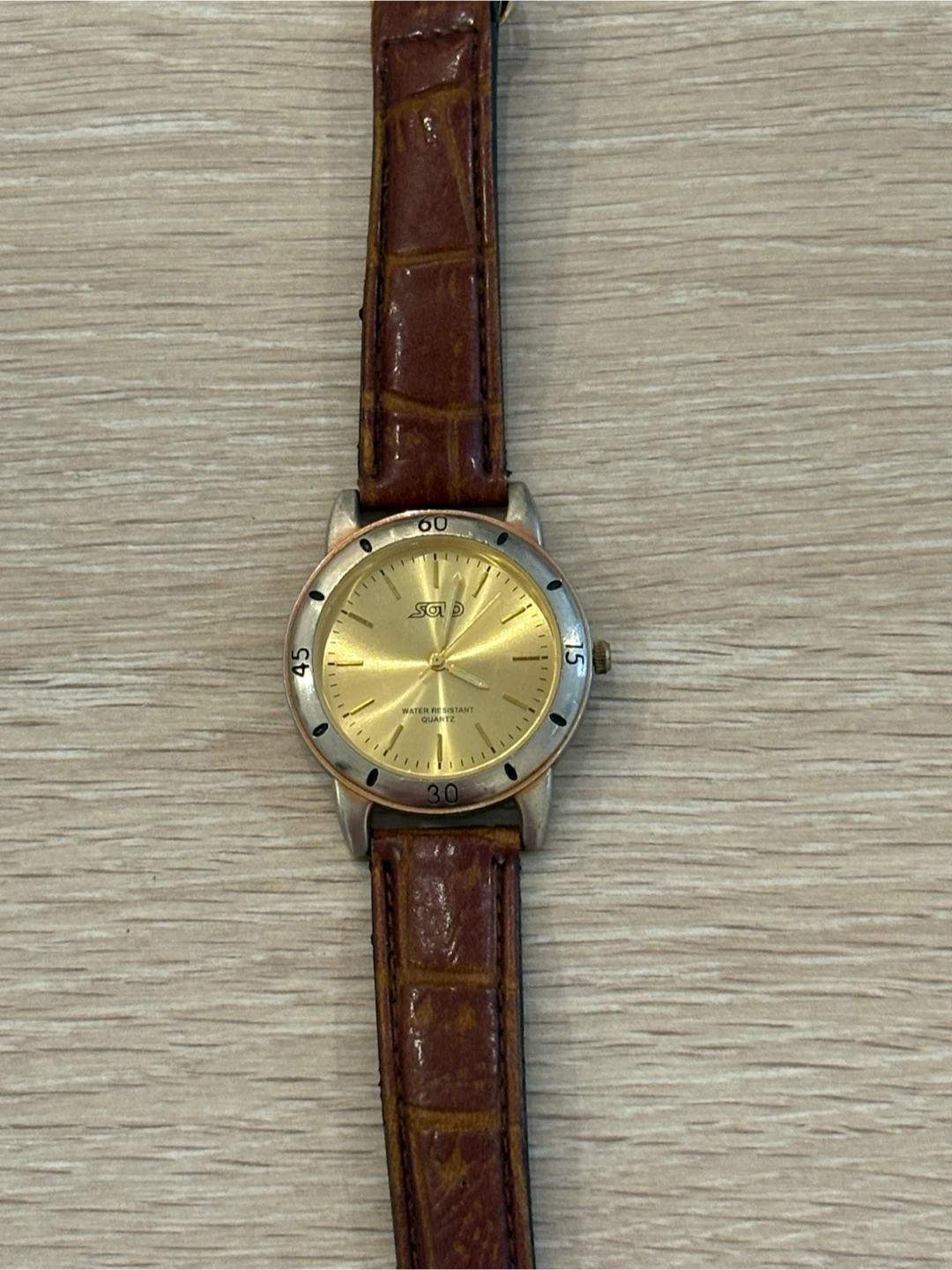 Suto Gold Tone Quartz Watch
