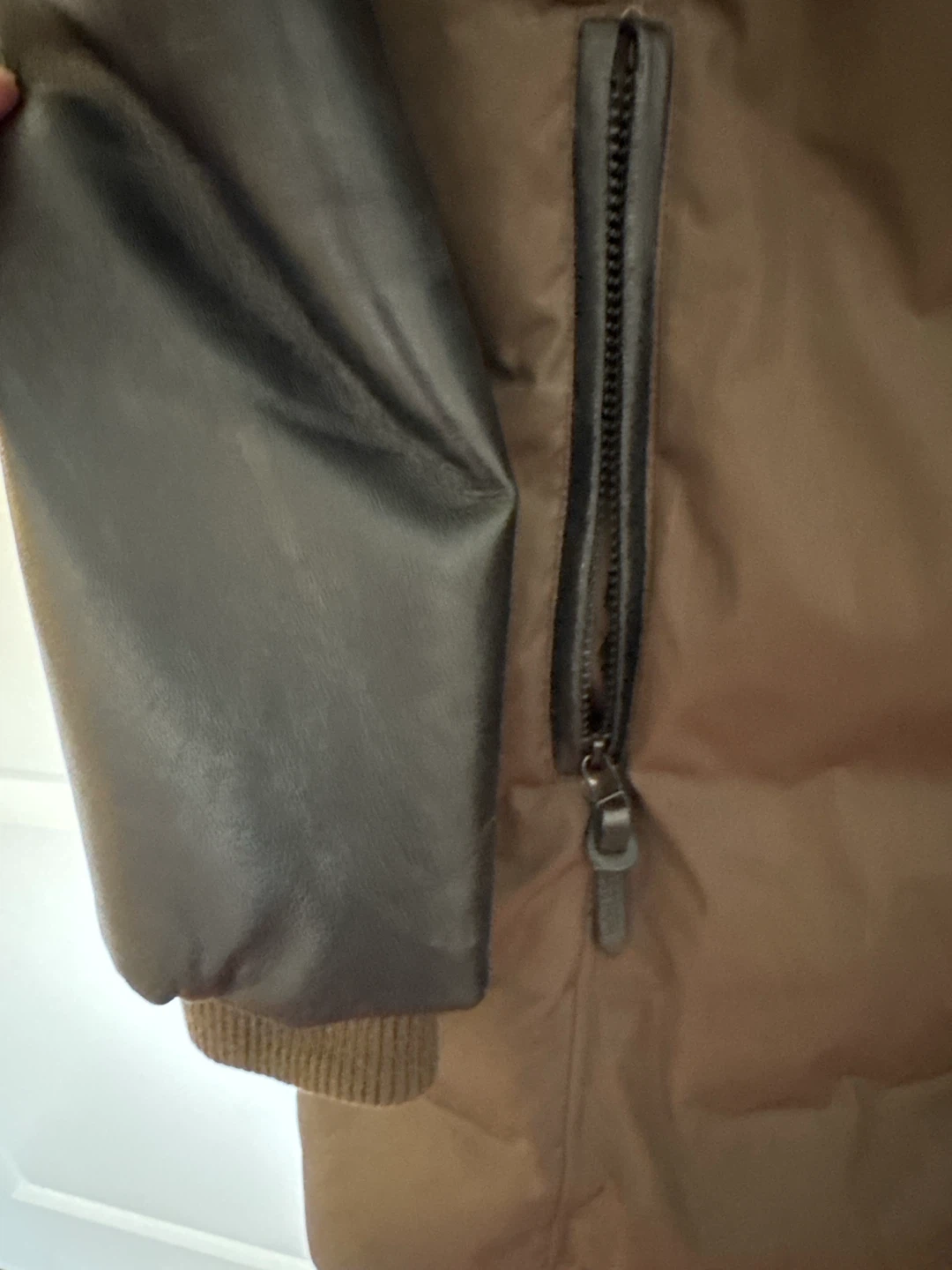 Atelier Noir Down Jacket with Leather Sleeves - P/S - photo 4