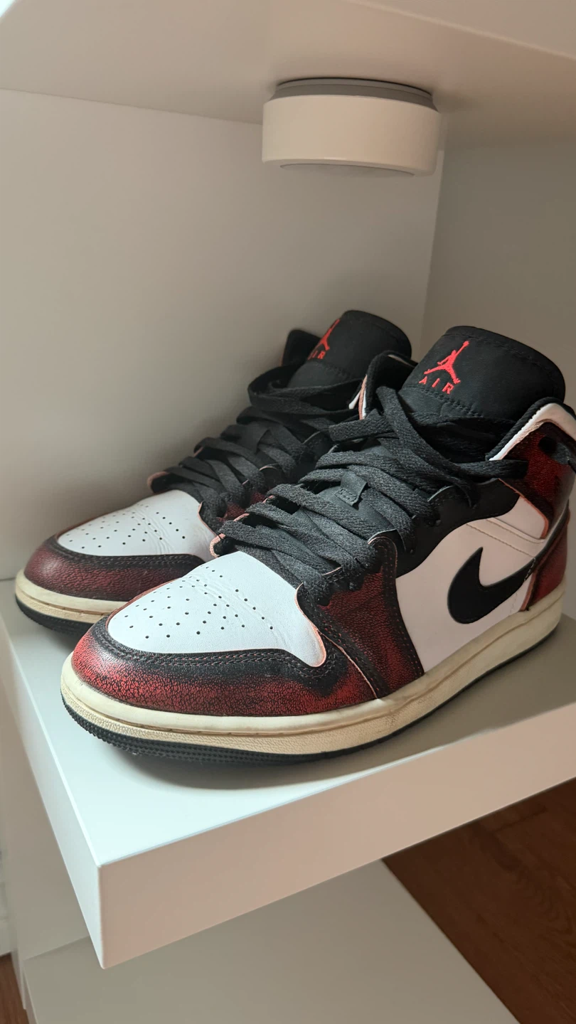 Jordan 1 Mid SE Shoes Wear Away Chicago - photo 2