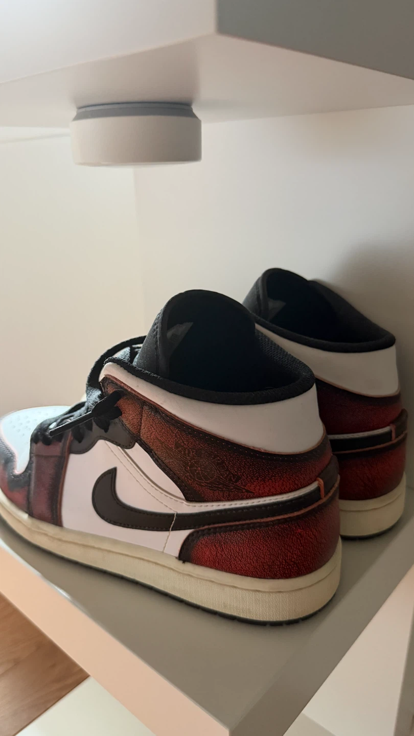 Jordan 1 Mid SE Shoes Wear Away Chicago - photo 3