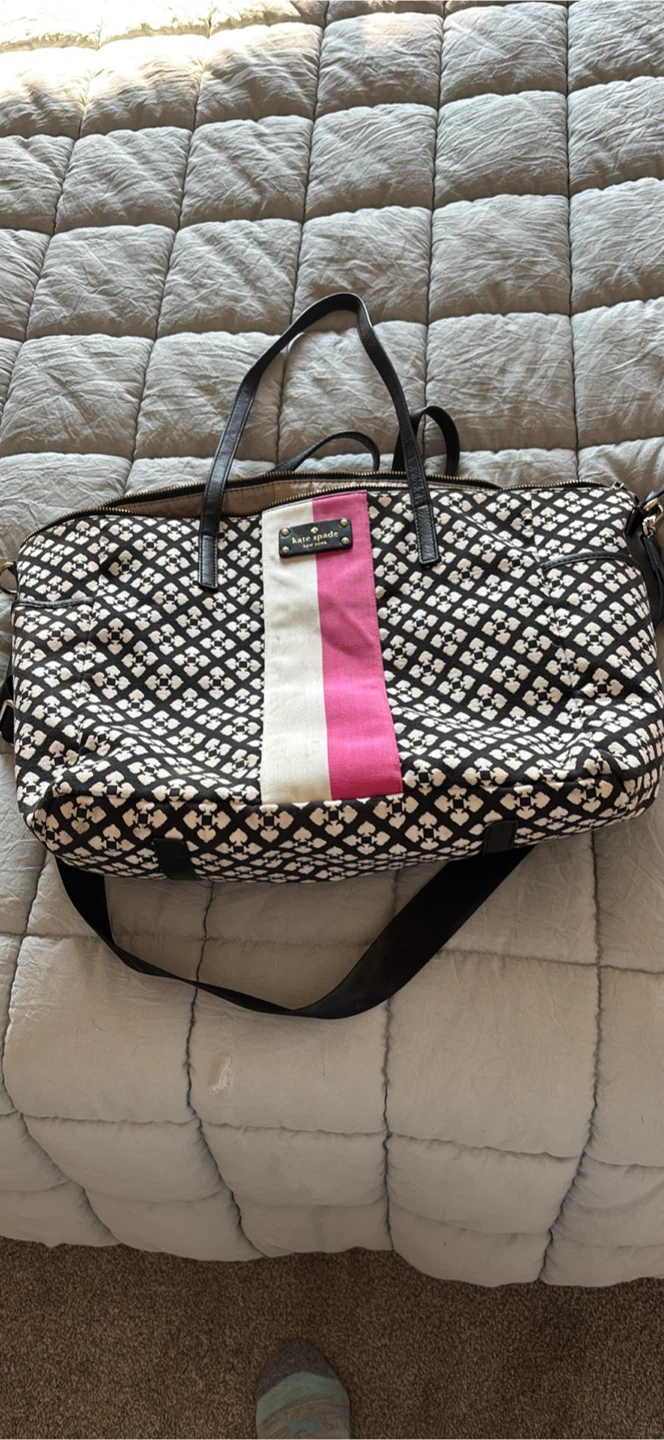 Kate Spade New York Black & White Patterned Travel Bag - photo 2