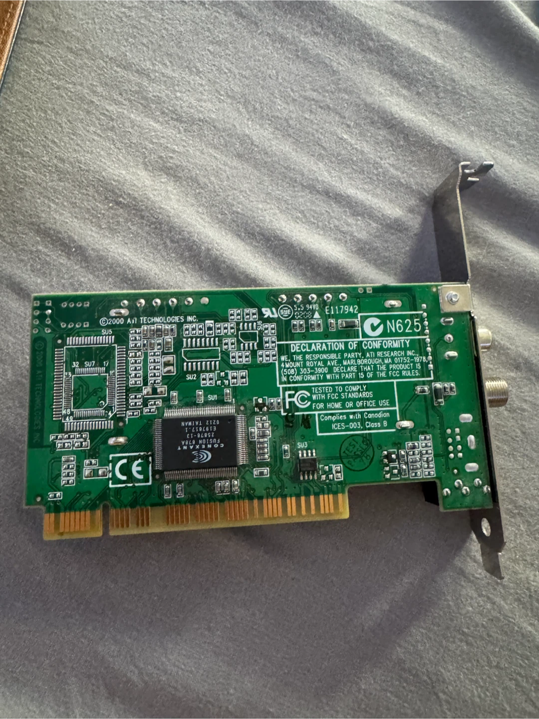 ATI AGP Graphics Card with Philips TV Tuner - photo 3