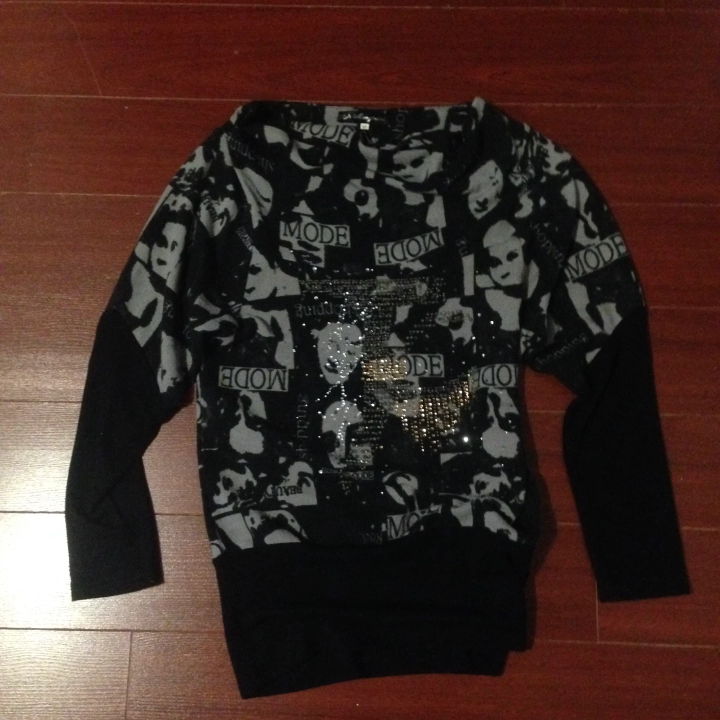 Mongtini long-sleeve graphic tee
