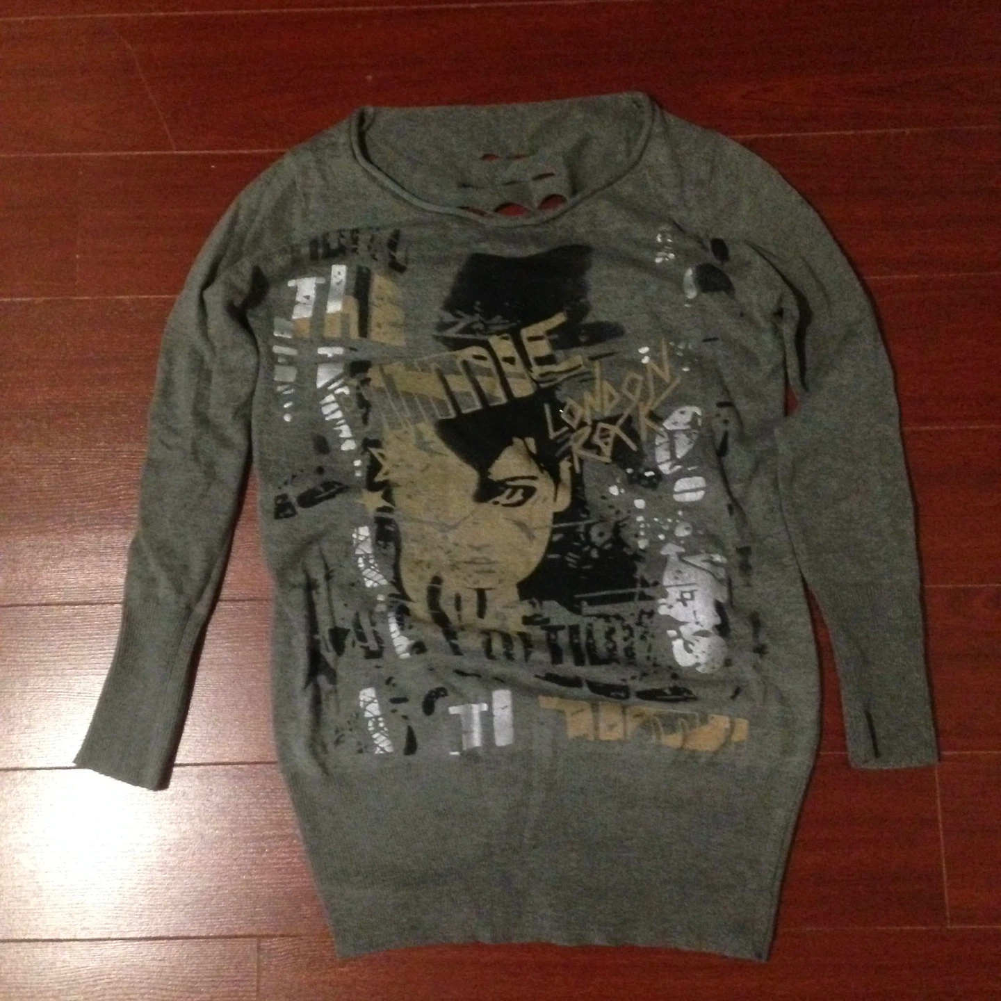 Grey Long Sleeve Graphic Sweater