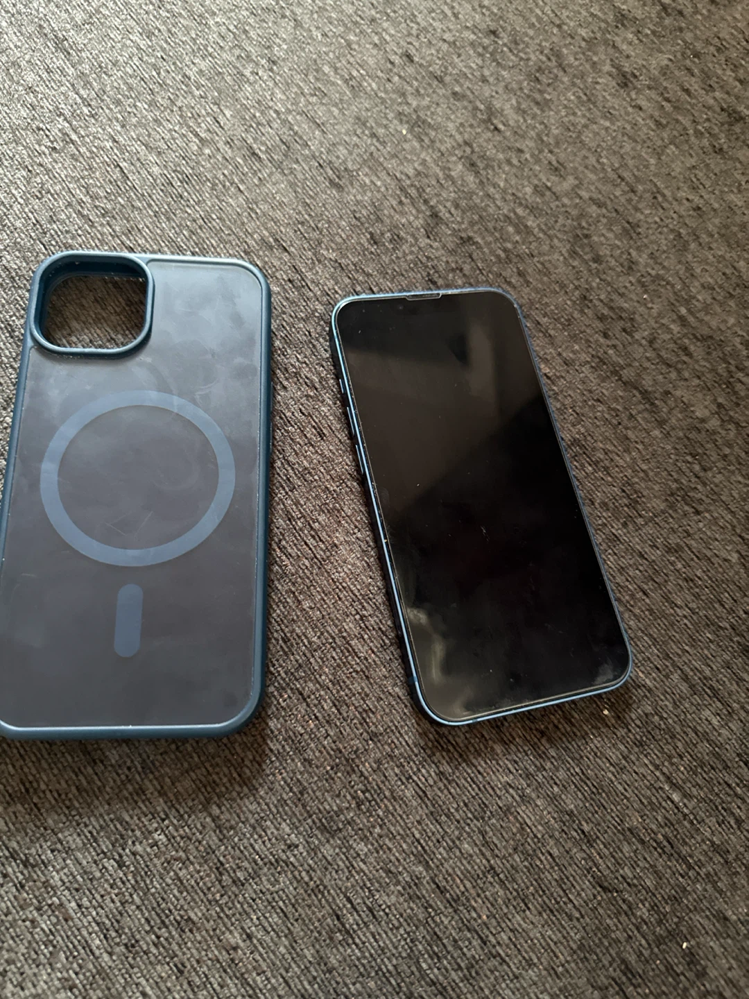 iPhone 13 Blue - photo 3