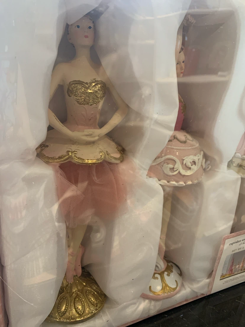 Cupcakes and Cashmere Set of 3 Ballerina Decor - photo 2