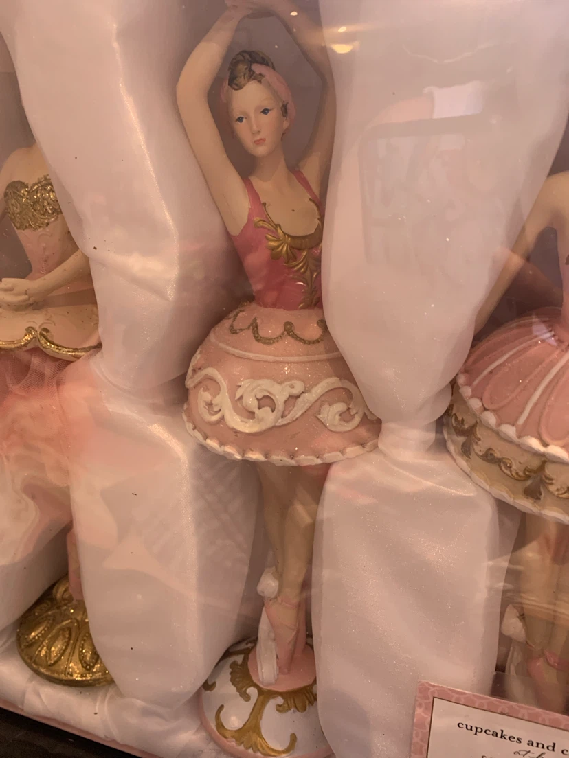 Cupcakes and Cashmere Set of 3 Ballerina Decor - photo 3