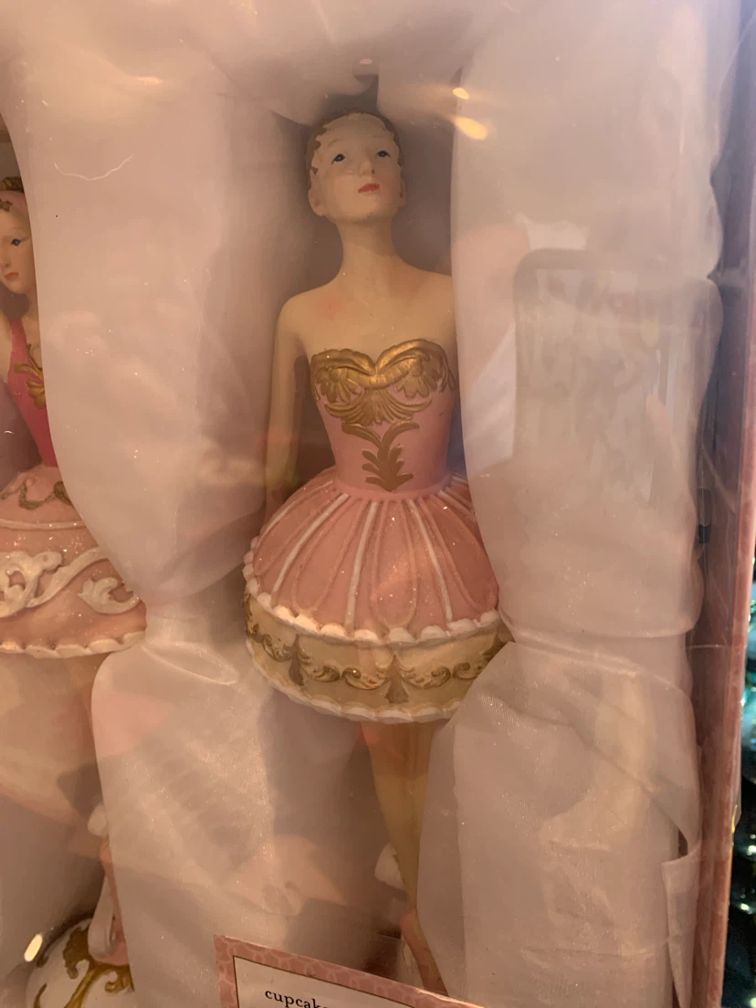Cupcakes and Cashmere Set of 3 Ballerina Decor - photo 4
