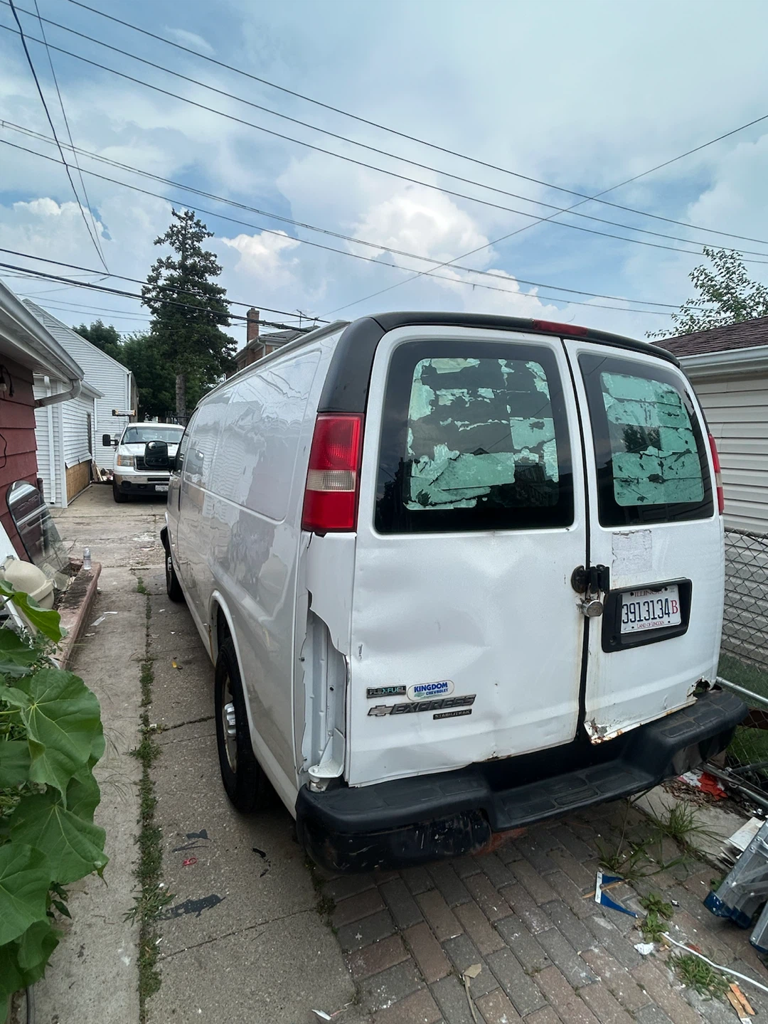 2011 Chevrolet Express Cargo Van - photo 3