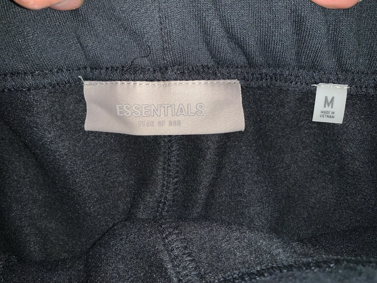 Fear of God Essentials Shorts Size M - photo 3