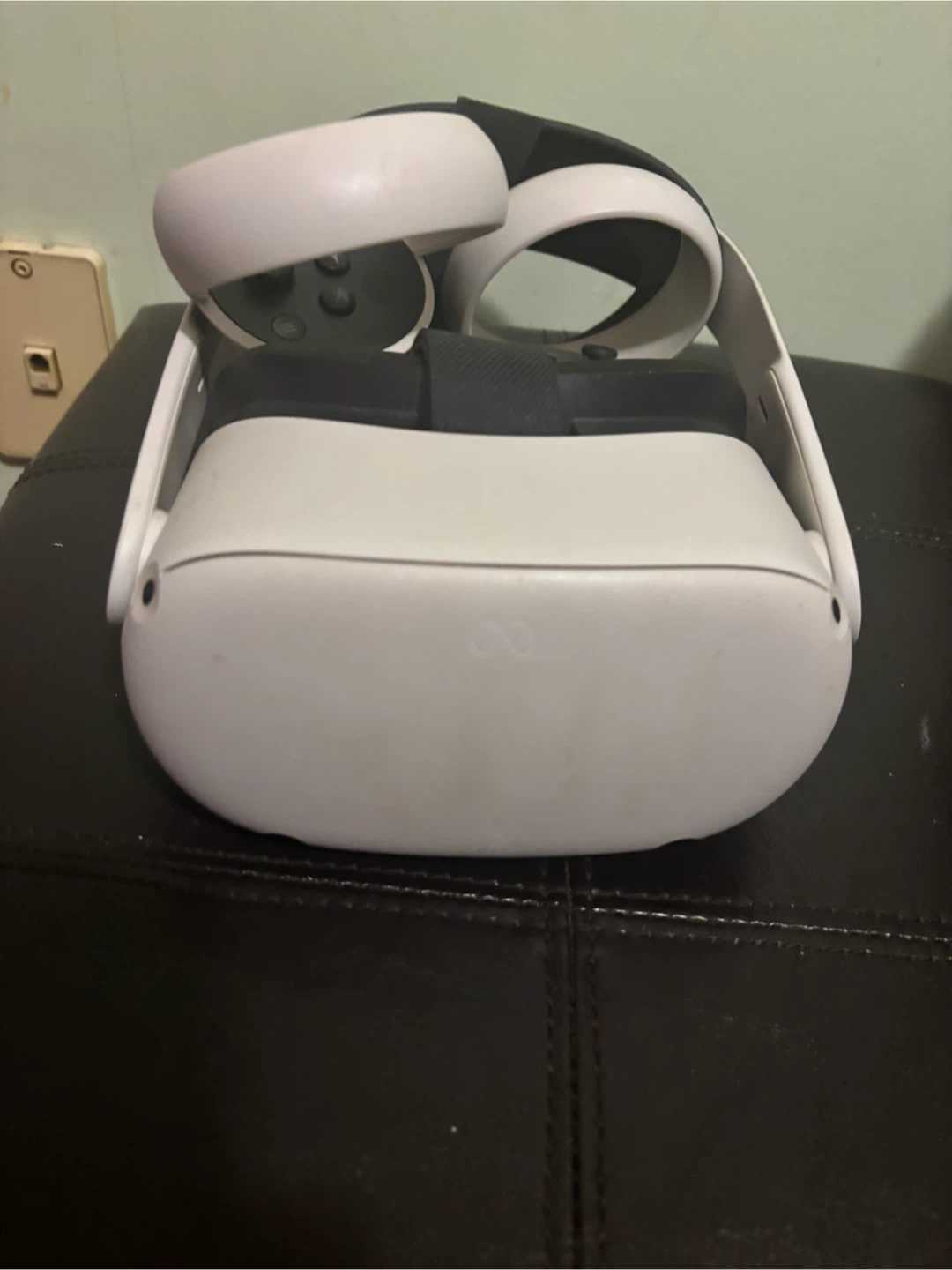 Meta Quest 2 VR Headset - photo 3
