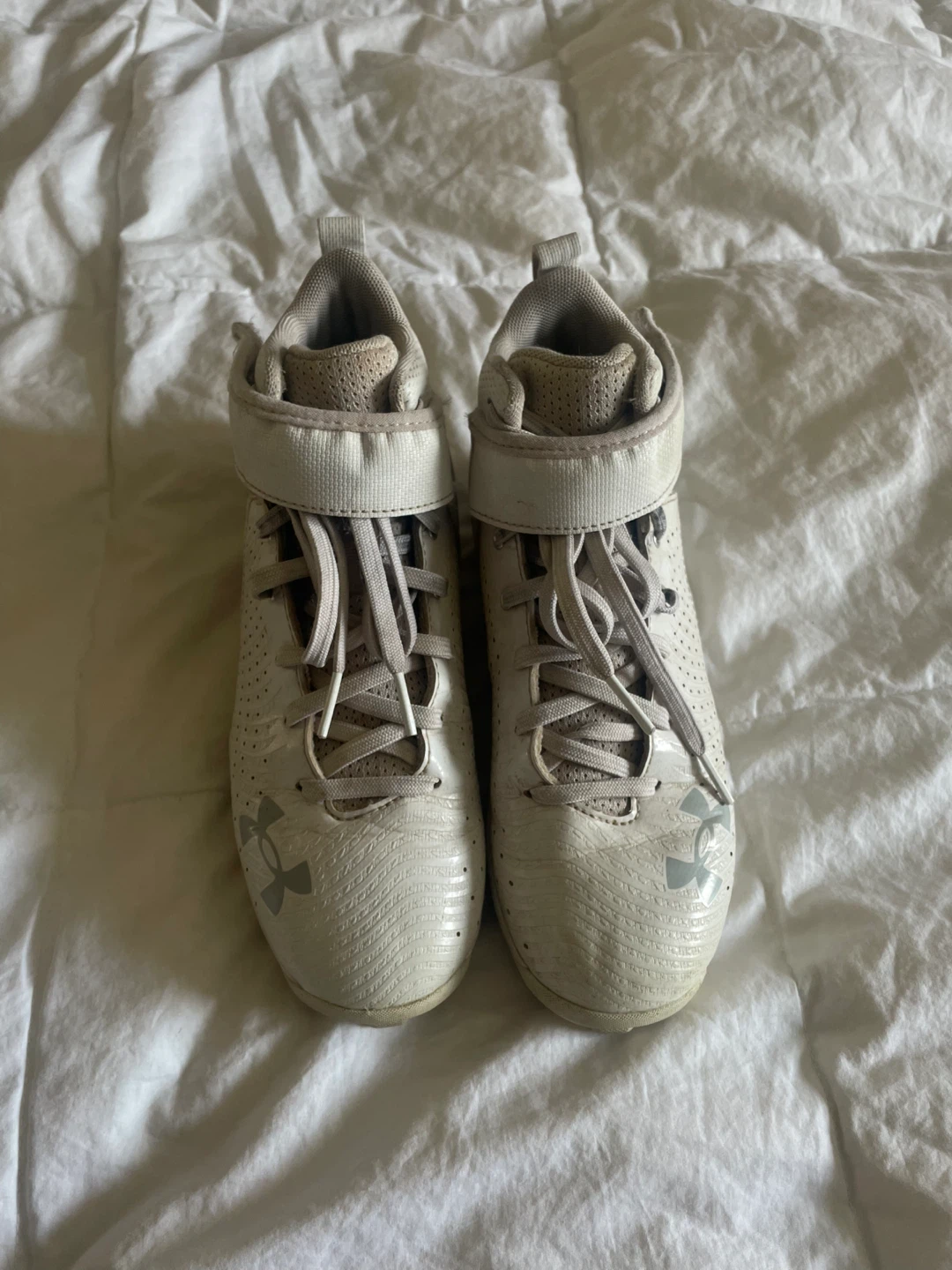 Under Armour Youth Baseball Cleats Size 4Y White - photo 2