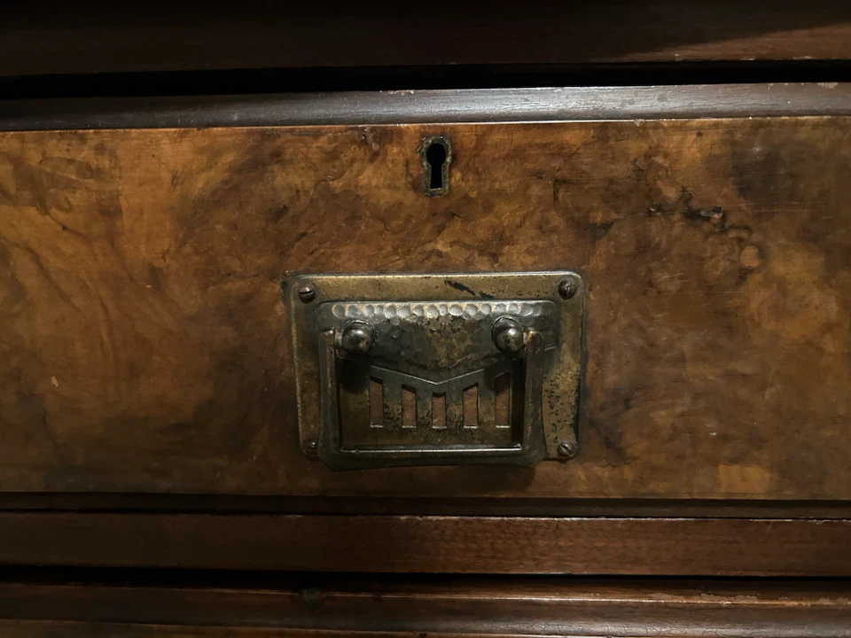 1890 Antique dresser - photo 2