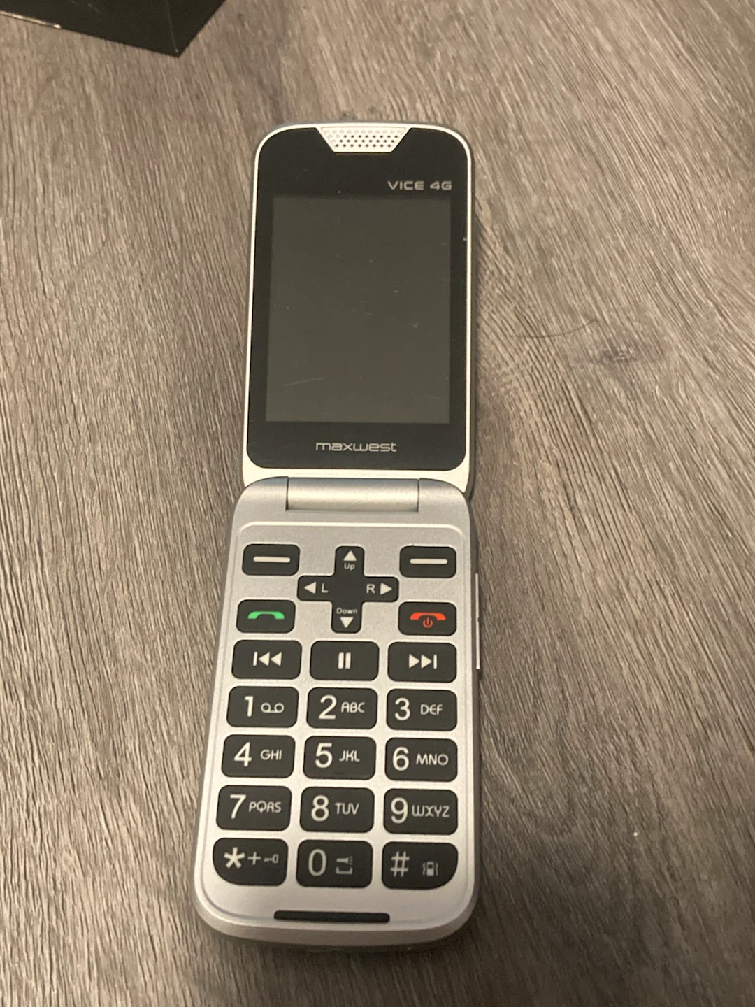 *UNLOCKED* Maxwest Vice 4G Flip phone