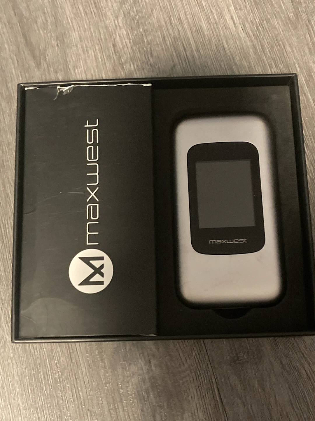 *UNLOCKED* Maxwest Vice 4G Flip phone - photo 3