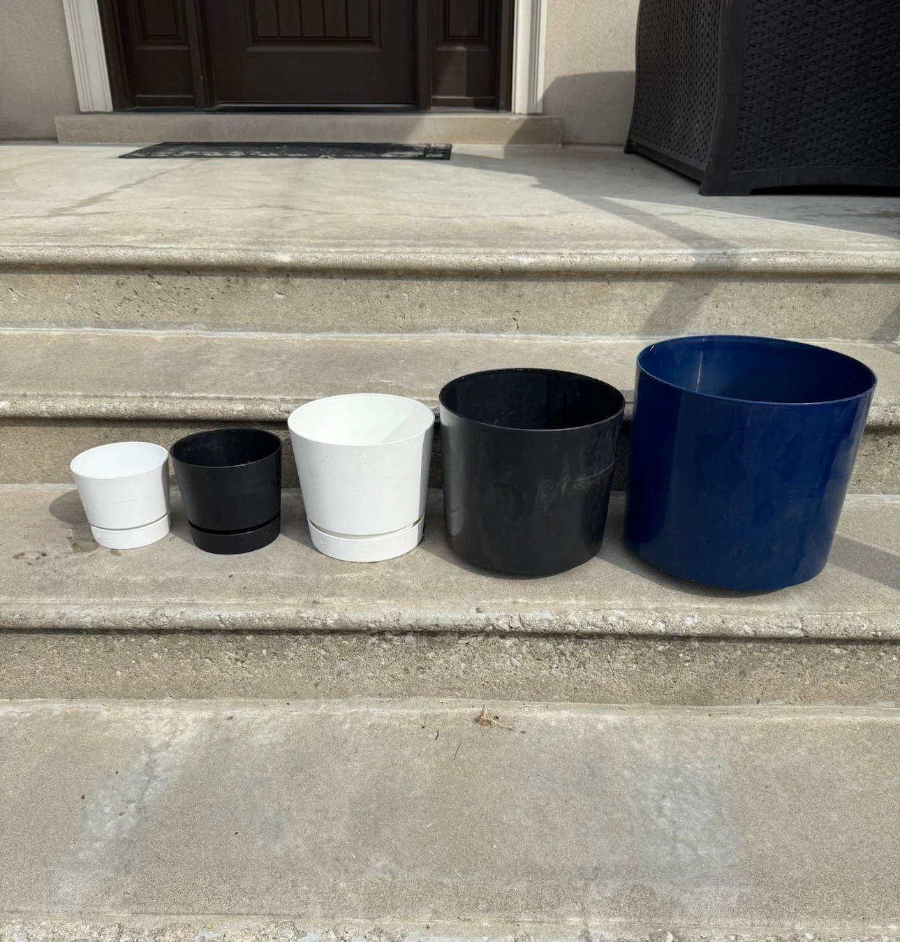 Flower Pots Miscellaneous Sizes, Prices and Colours