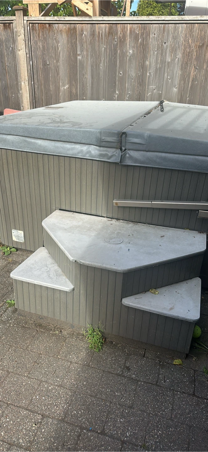 Steps for hot tub