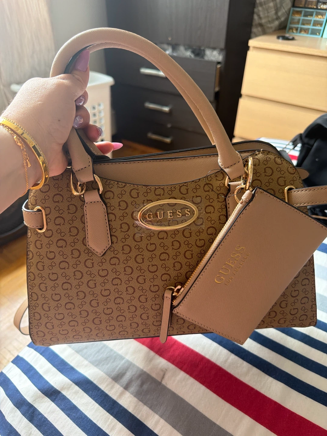 GUESS Brown Monogram Satchel Handbag with Wallet - photo 2