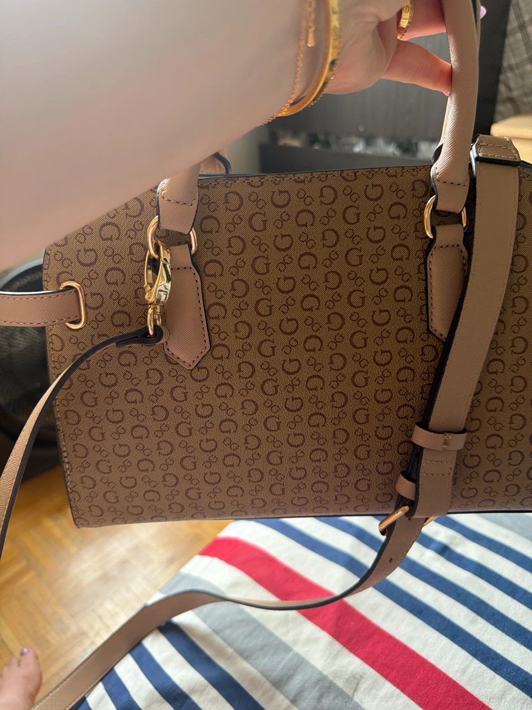 GUESS Brown Monogram Satchel Handbag with Wallet - photo 3
