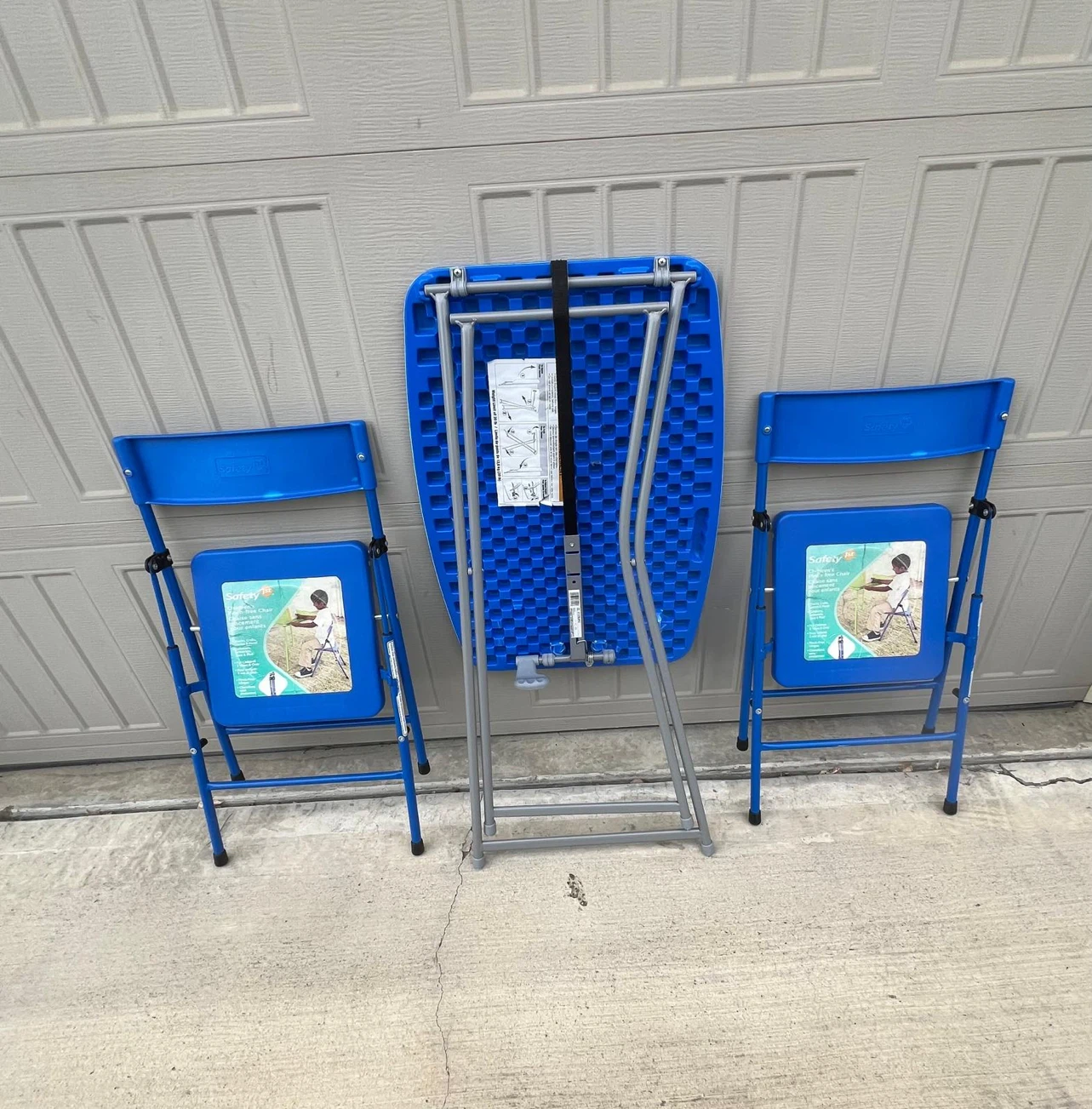 Kids Blue Folding Table and 2 Chairs Set - photo 2