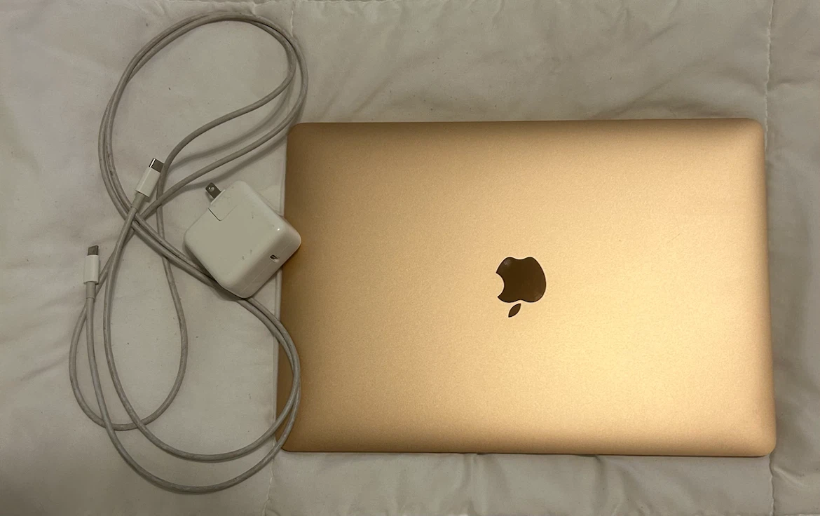 Rose Gold MacBook Air - photo 3