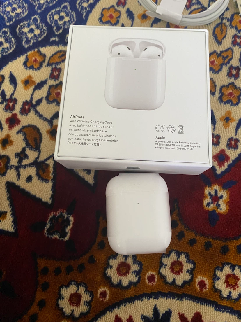 Apple AirPods with Wireless Charging Case