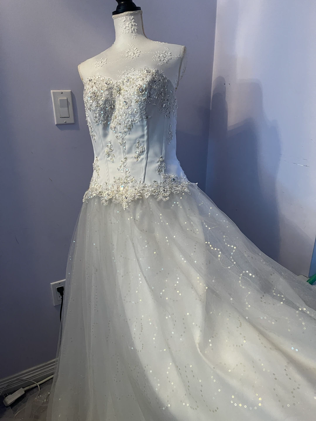 White Strapless Wedding Dress - photo 2