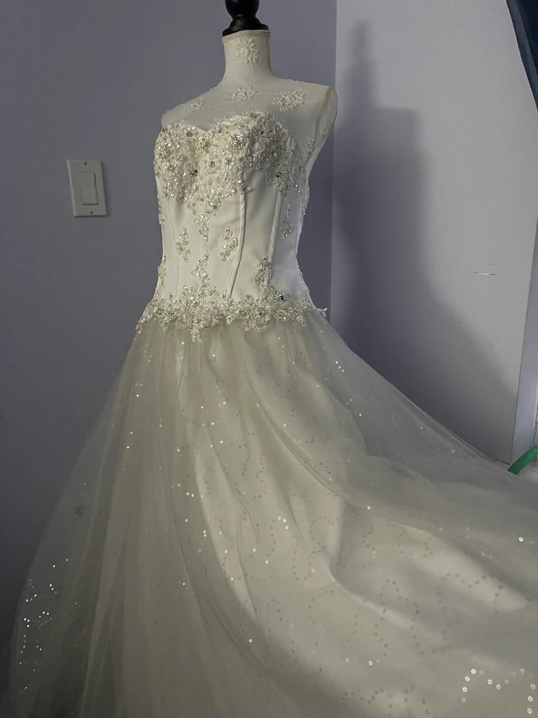 White Strapless Wedding Dress - photo 3